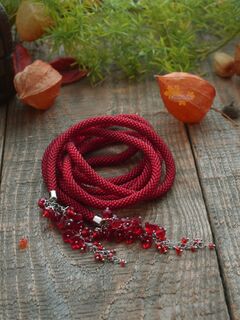 ​Красный лариат.