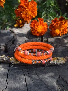 Многорядный браслет из бисера оранжевый