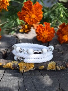 Многорядный браслет из бисера белый, изображение 3