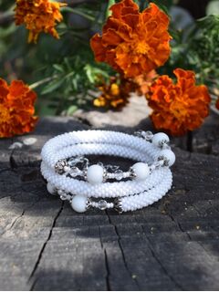 Многорядный браслет из бисера белый, изображение 4